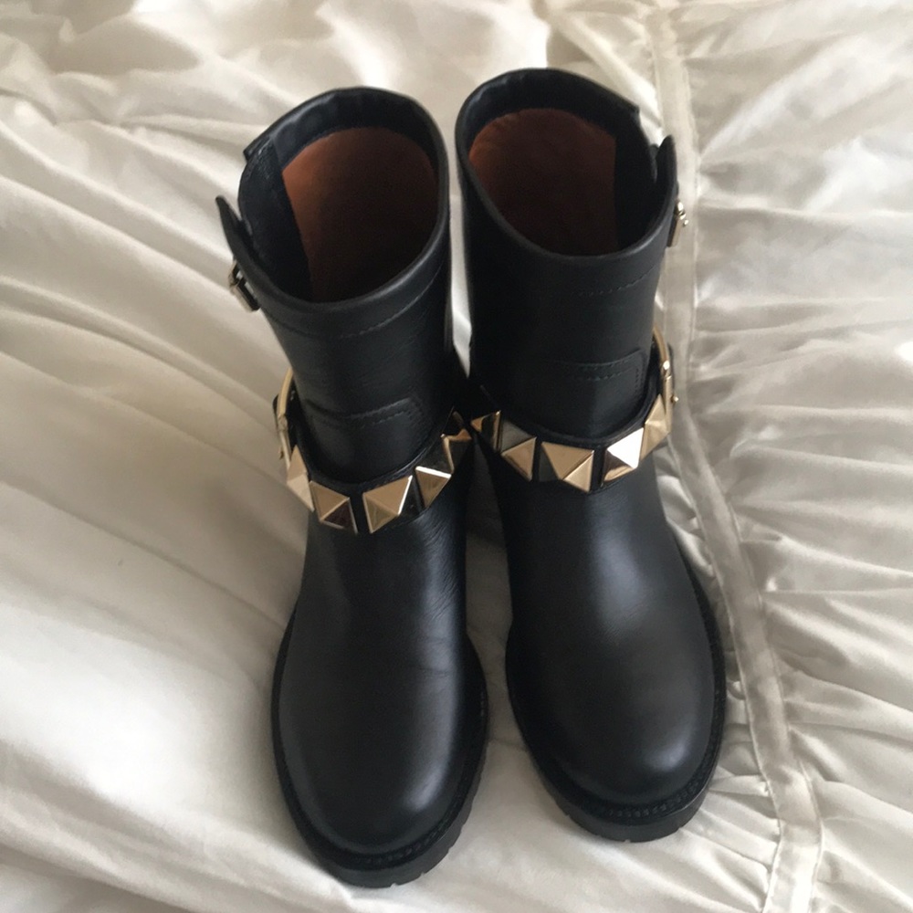 Valentino Garavani booties